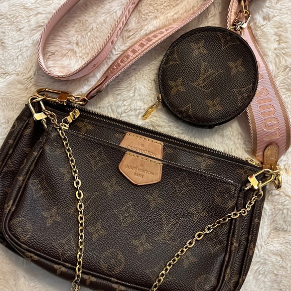 Louis Vuitton Handbags - Multi Pochette Accessoires Bag - 100% Authentic